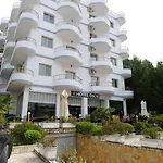 Dior Hotell 3*